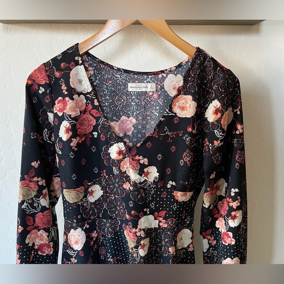 Abercrombie & Fitch Long Sleeve Floral Dress, Size Small, Ruffle/Flowy Skirt••• - Picture 2 of 12